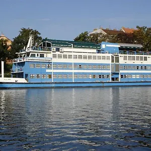 Ботель Vodnik, Прага