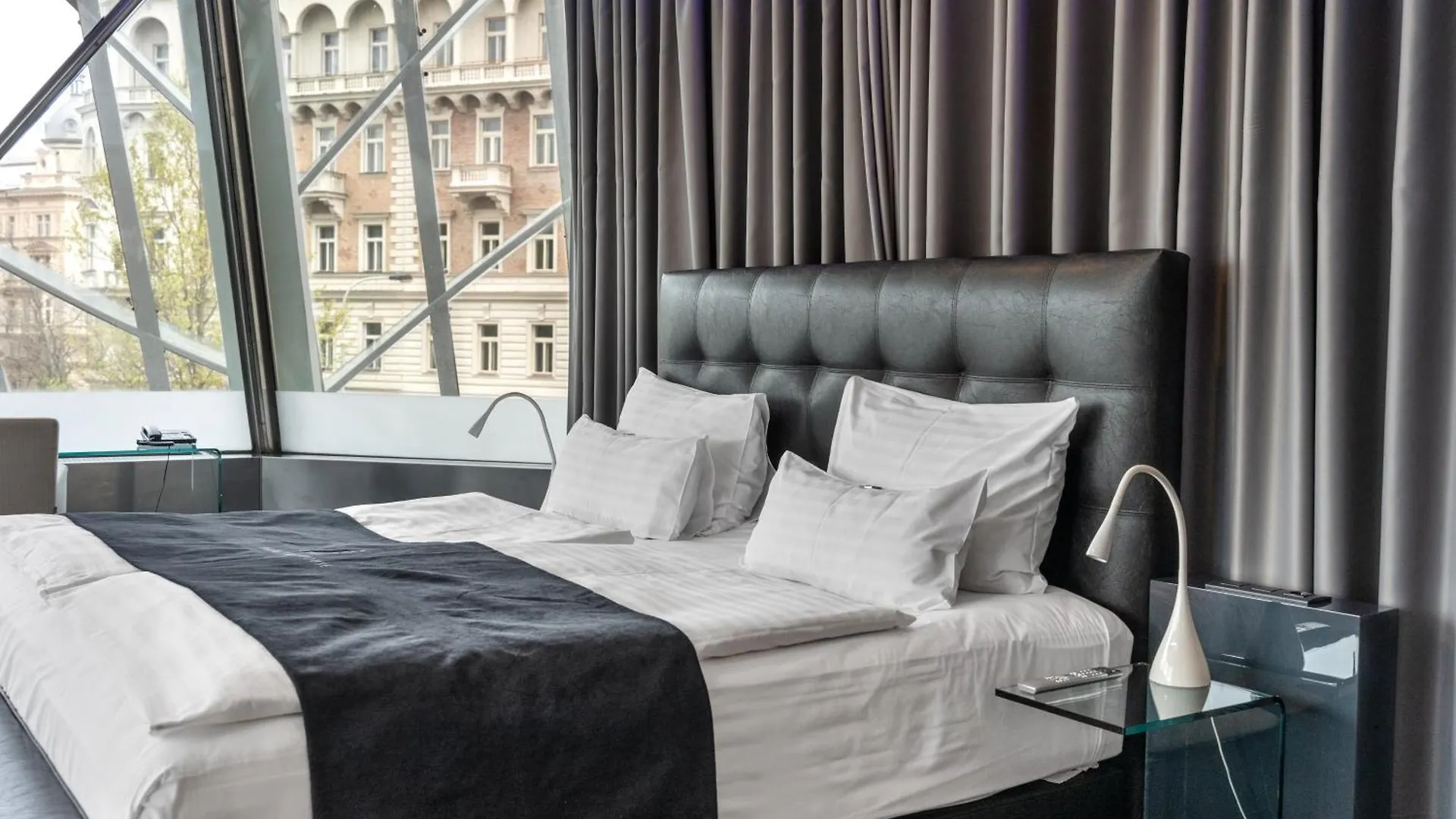 Dancing House - Tancici Dum Hotel Πράγα 4*,  Τσεχία