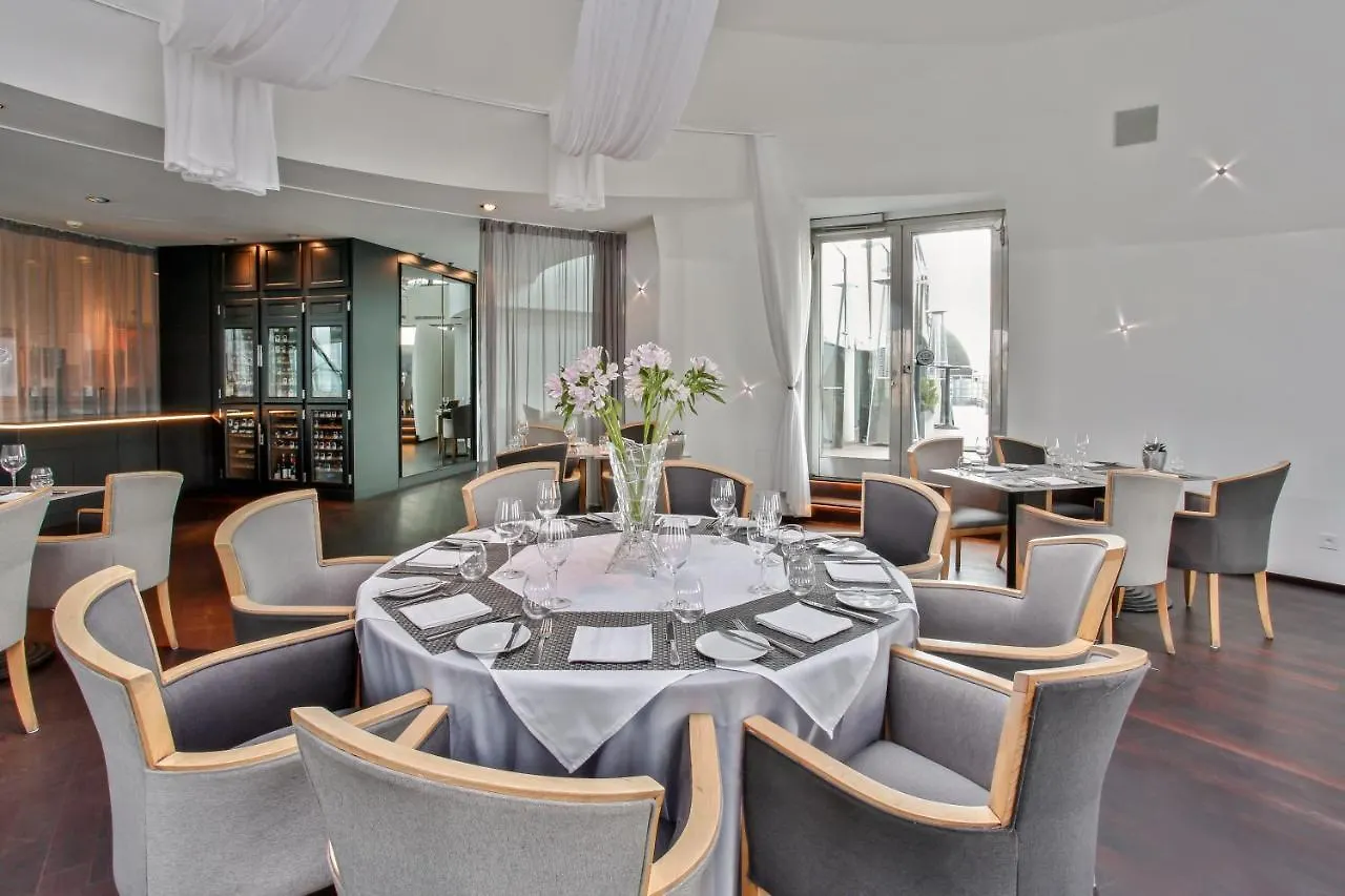 Dancing House - Tancici Dum Hotel Πράγα 4*,