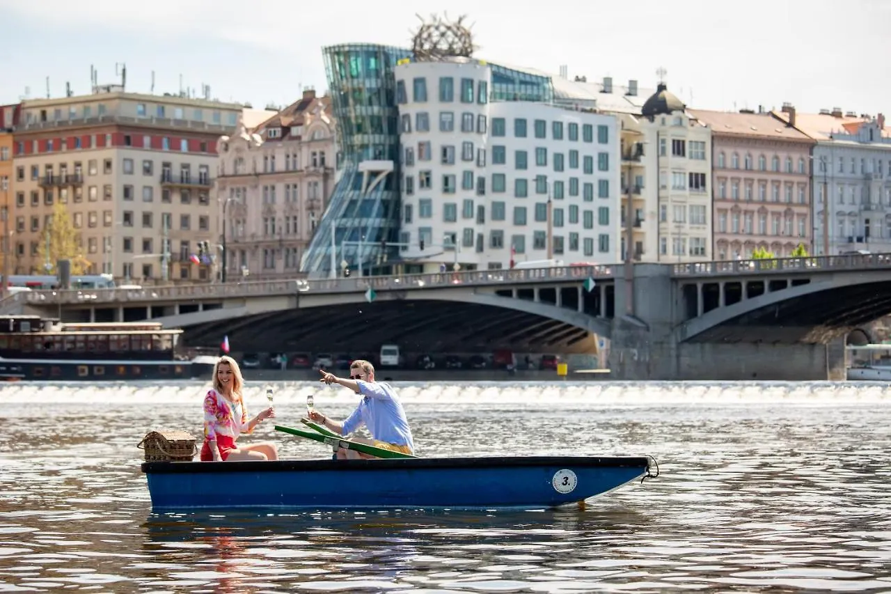 פראג Dancing House - Tancici Dum Hotel