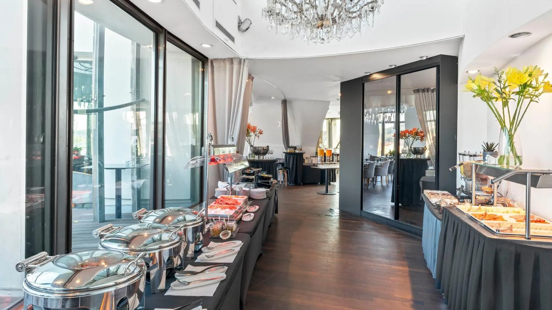 פראג Dancing House - Tancici Dum Hotel 4*,