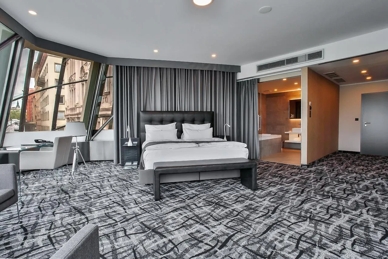 פראג Dancing House - Tancici Dum Hotel