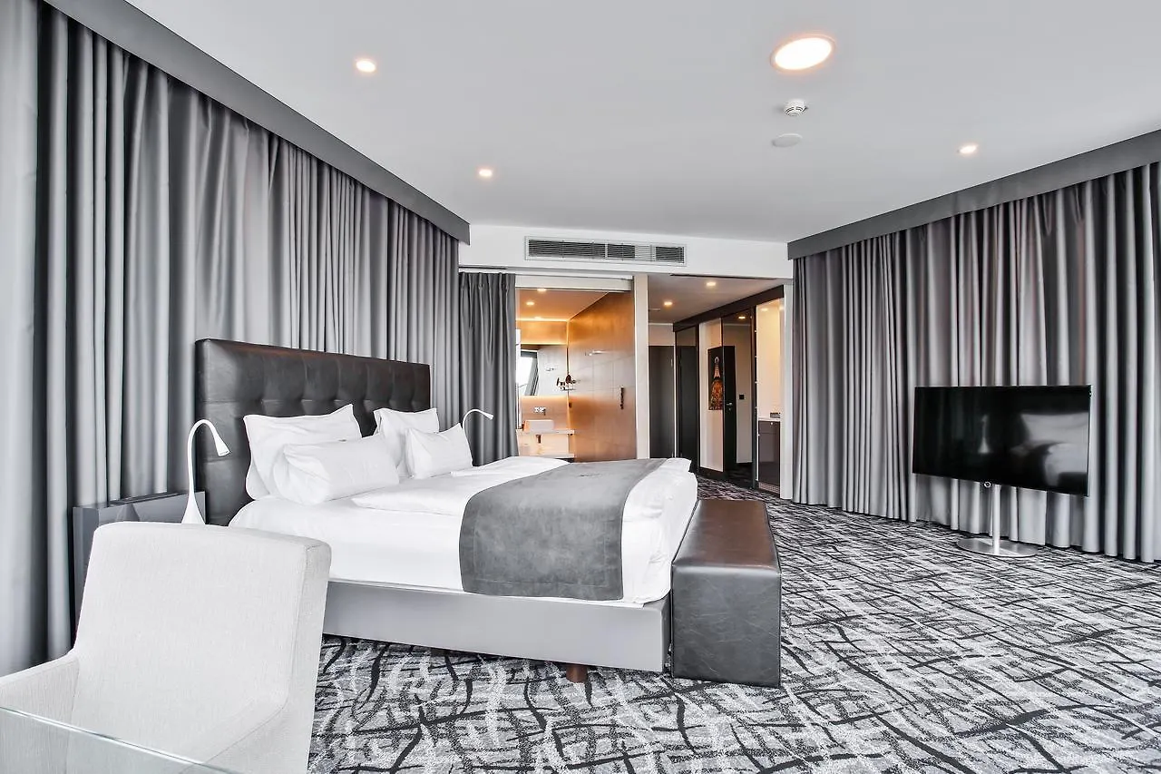 פראג Dancing House - Tancici Dum Hotel
