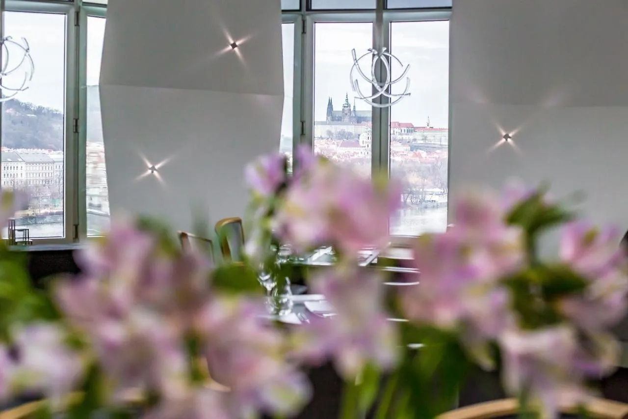פראג Dancing House - Tancici Dum Hotel