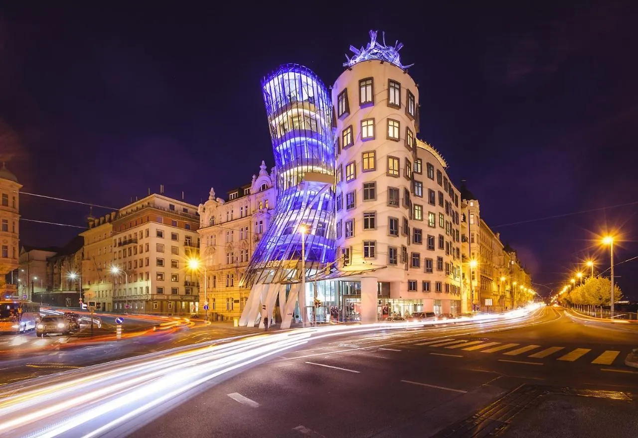 Dancing House - Tancici Dum Hotel Prague 4*,