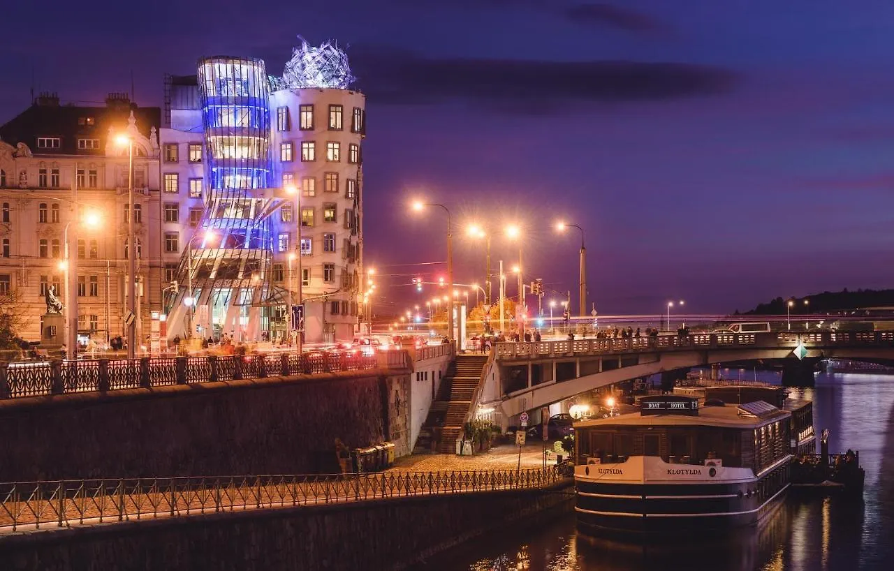 Dancing House - Tancici Dum Hotel Prague